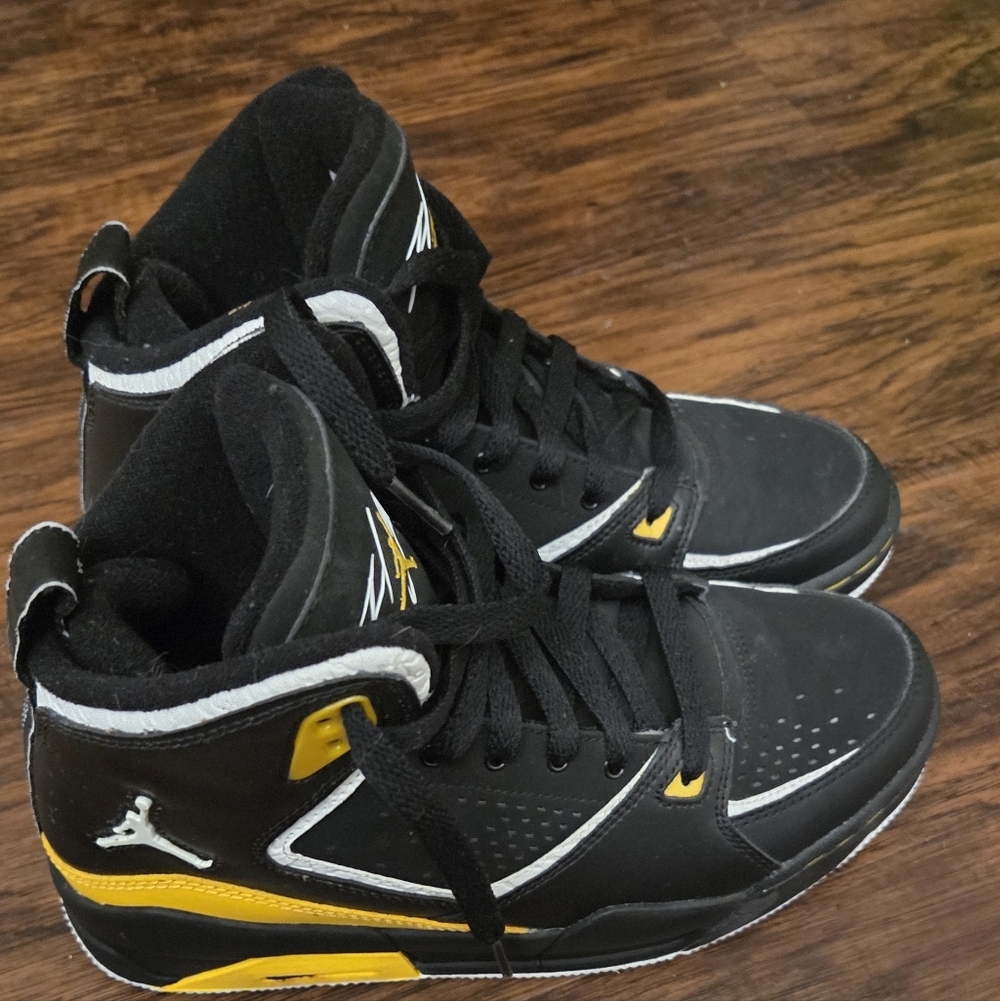 Black and Yellow Jordan SC-2